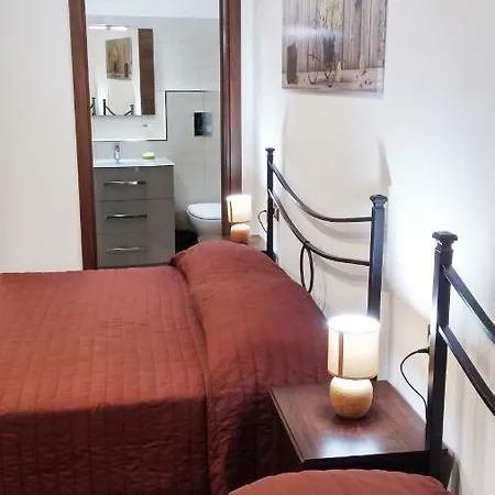 Bed and Breakfast La Finestra Sul Teatro *