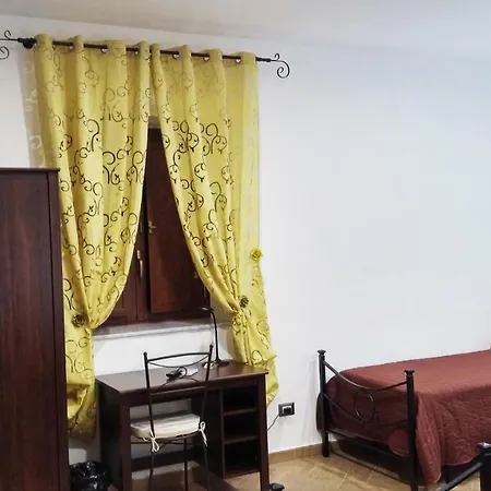 La Finestra Sul Teatro Bed and Breakfast *