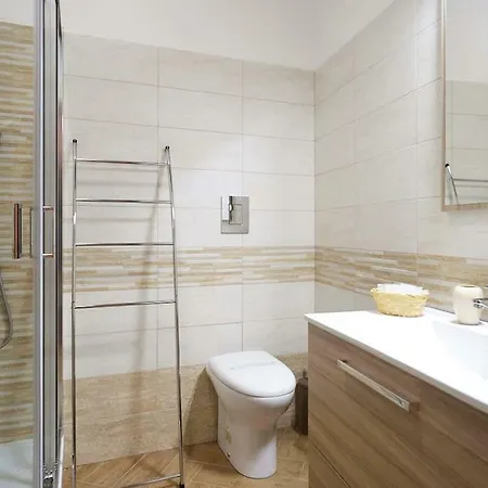 La Finestra Sul Teatro Bed and Breakfast *